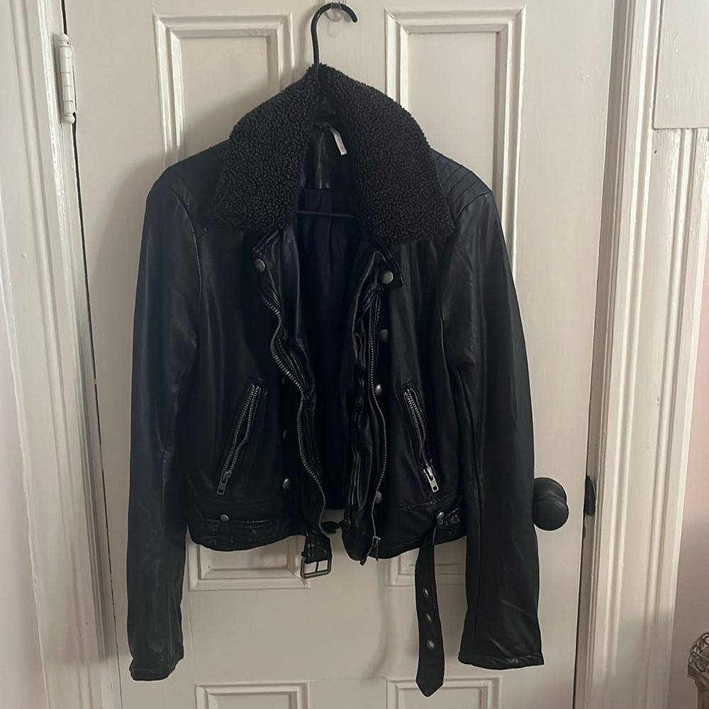 Free people, leather coat w and removable Sherpa collar, sz small